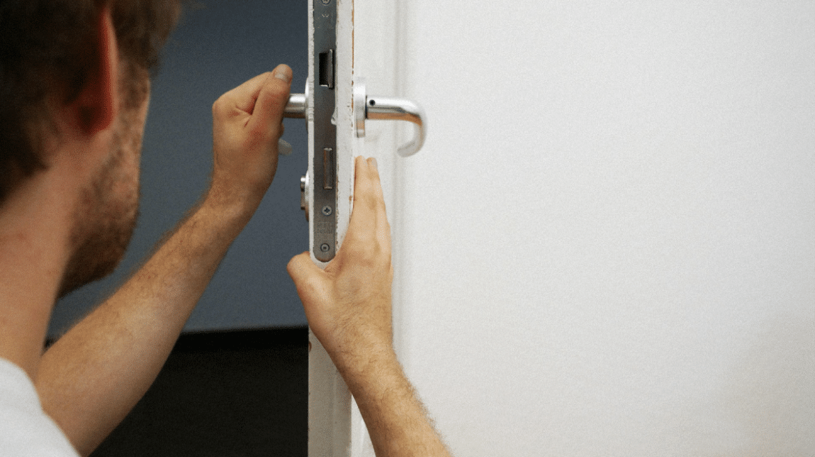 Retours d'expérience : les signes qui prouvent que vous avez affaire à un serrurier professionnel et honnête